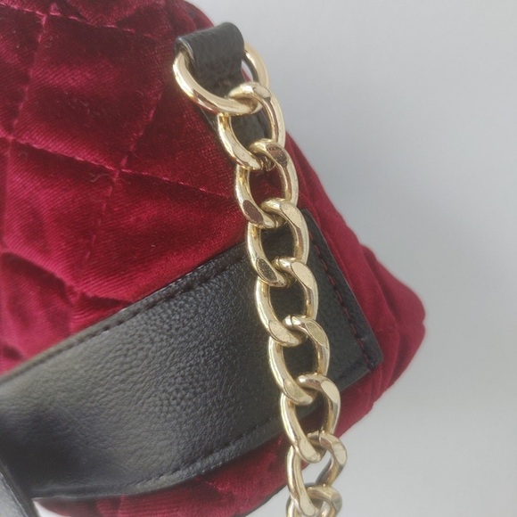 Betsey Johnson Santa suit crossbody - Picture 10 of 12